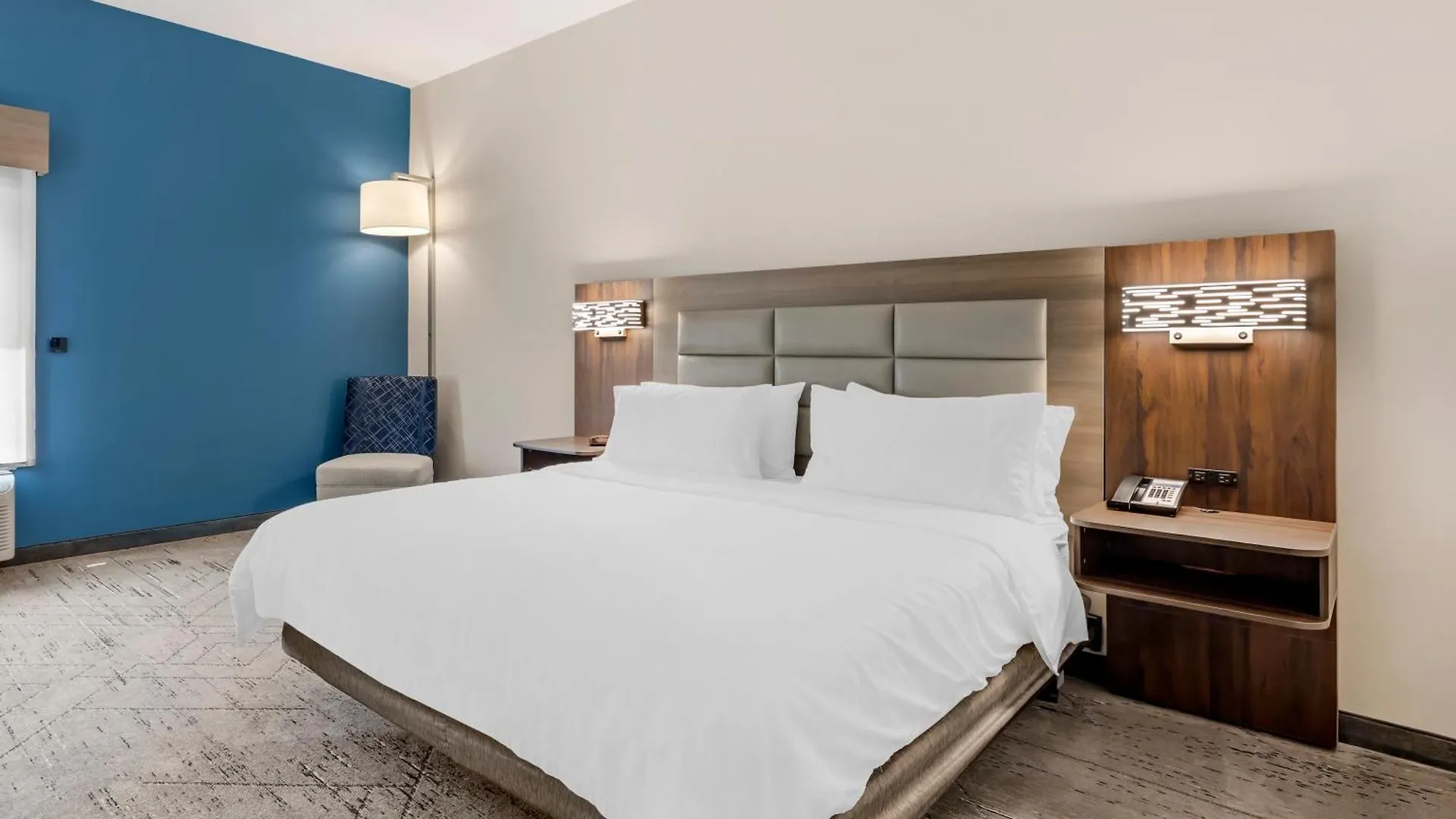 Holiday Inn Express & Suites Nashville Southeast - Antioch By Ihg 3*,